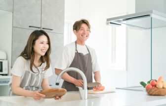 「家事分担」と「働き方」が、幸せな結婚生活の鍵。お互いの価値観を理解し、共通のゴールを目指す。