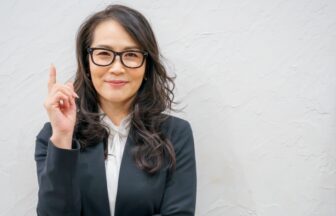 40代は豊かな人生経験を活かし、安定感と包容力をプロフィールや会話で自然に伝える。